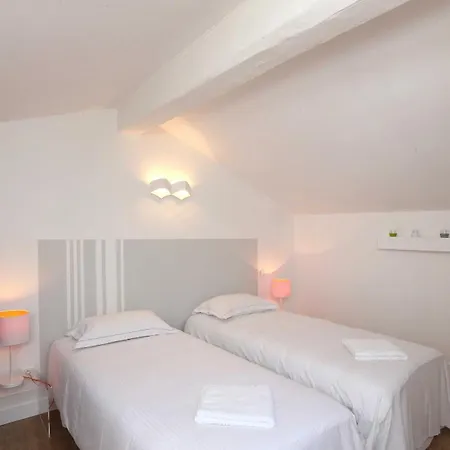 Domaine La Bonne Etoile Guest house Beausemblant